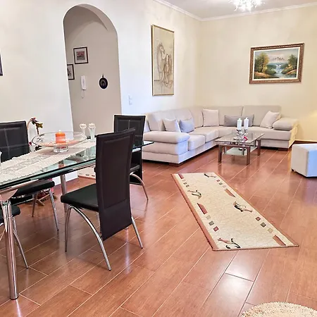 Perla Penthouse Sea View * Sarande